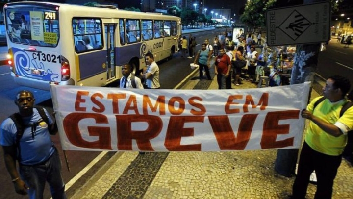 Greve de ônibus Empresa pode descontar dia do funcionário